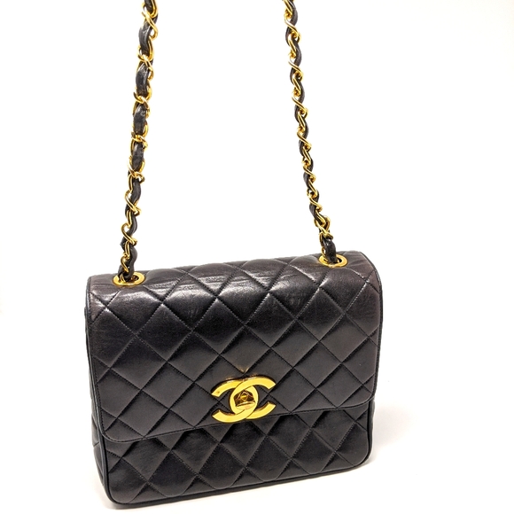 🎉HP🎉CHANEL Black Bag Quilted Flap Bag Vintage - Picture 2 of 16